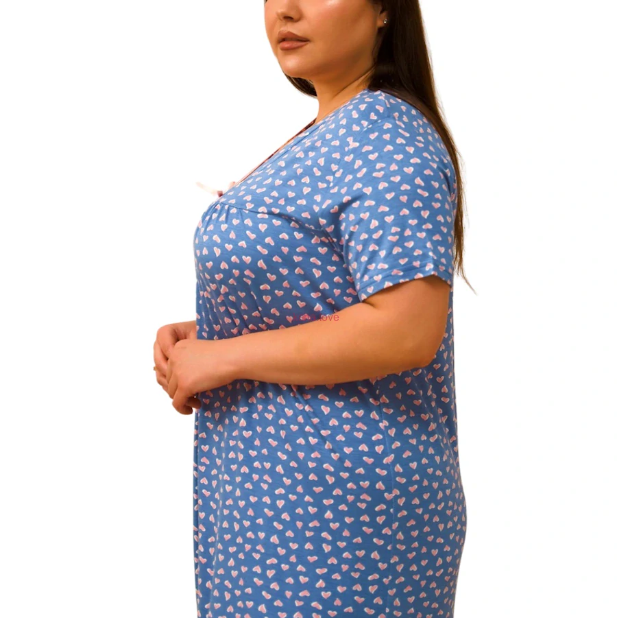 Isabela modrá noční košile se srdíčky pro plnoštíhlé